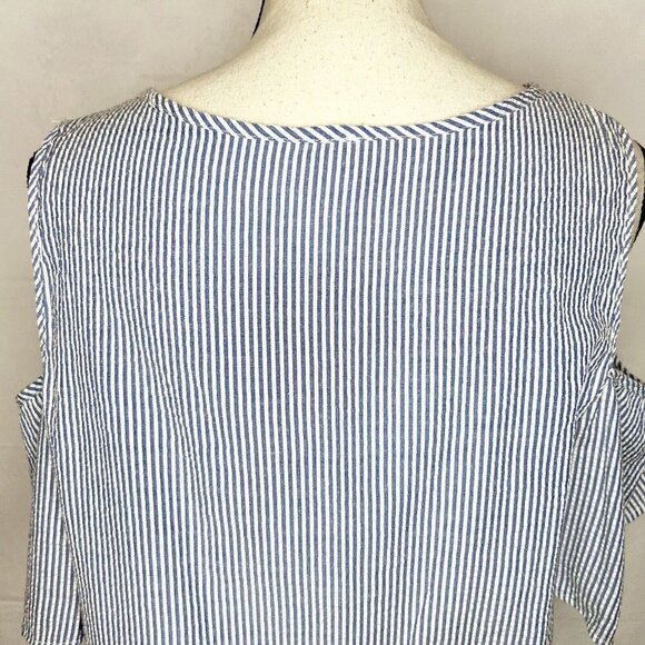 Vanilla Bay Blue White Striped Seersucker Cold-Shoulder Top Tunic Size L - Picture 7 of 7